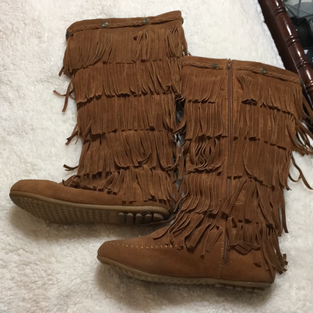 Fringe boots